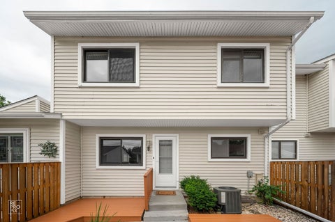 Tiny photo for 9 Wake Robin Court, Woodridge, IL 60517 (MLS # 12598448)