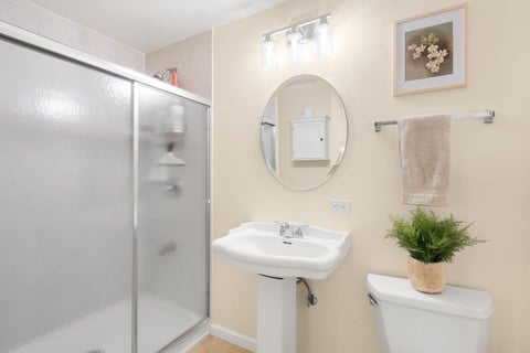 Tiny photo for 2156 Yale Circle, Hoffman Estates, IL 60192 (MLS # 12742924)