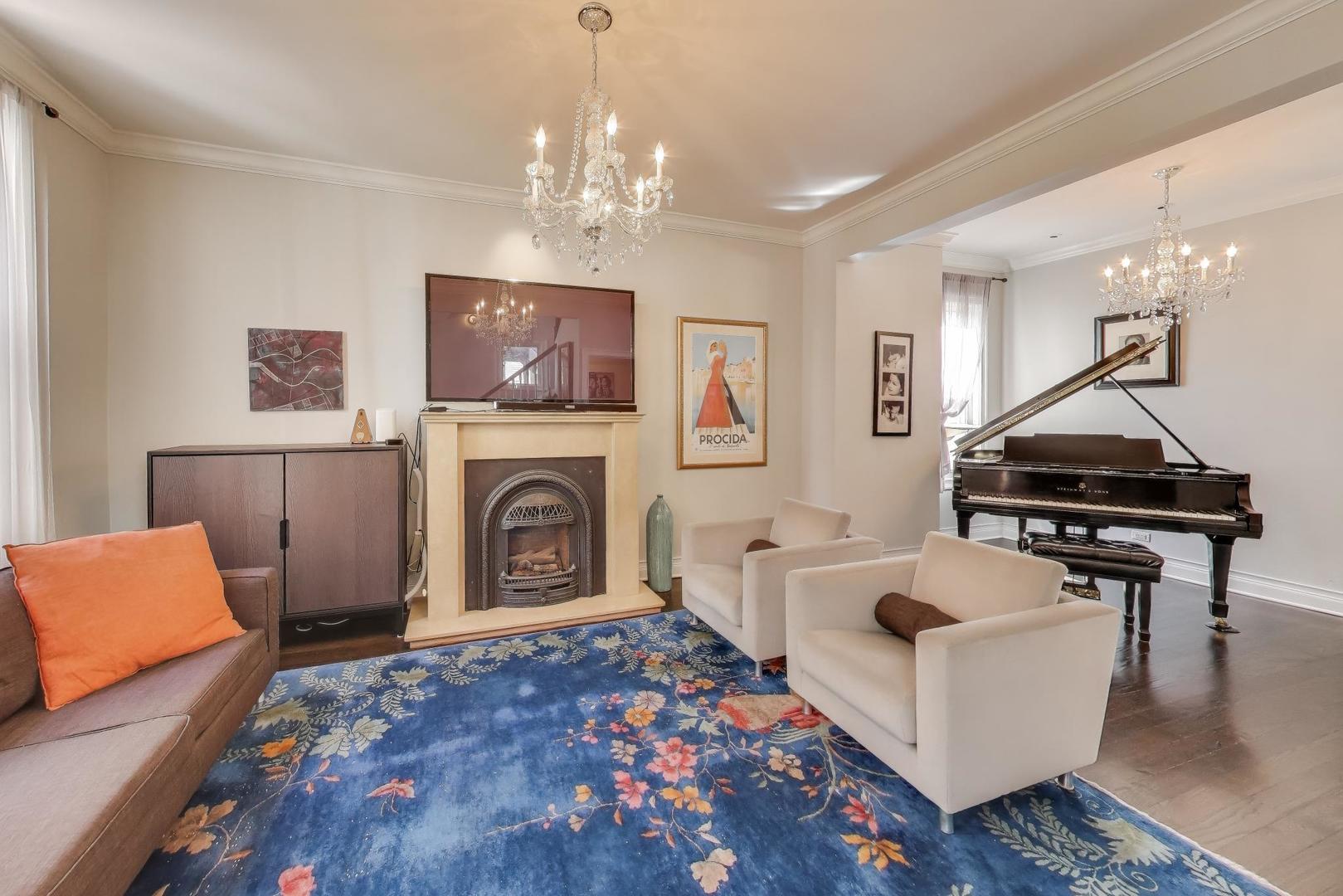 918 N Winchester Avenue 4