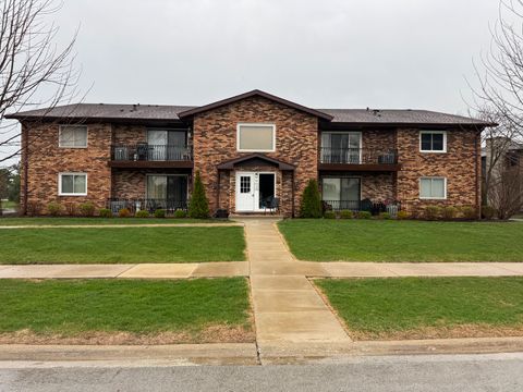Tiny photo for 344 Sheridan Drive #1C, Willowbrook, IL 60527 (MLS # 12609523)