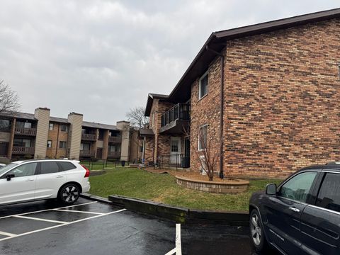 Tiny photo for 344 Sheridan Drive #1C, Willowbrook, IL 60527 (MLS # 12609523)