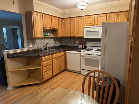 Tiny photo for 344 Sheridan Drive #1C, Willowbrook, IL 60527 (MLS # 12609523)