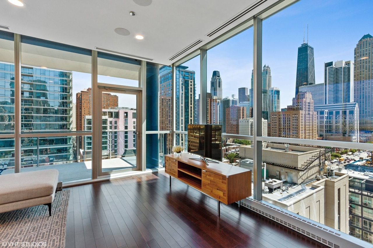 110 W SUPERIOR Street 1503
