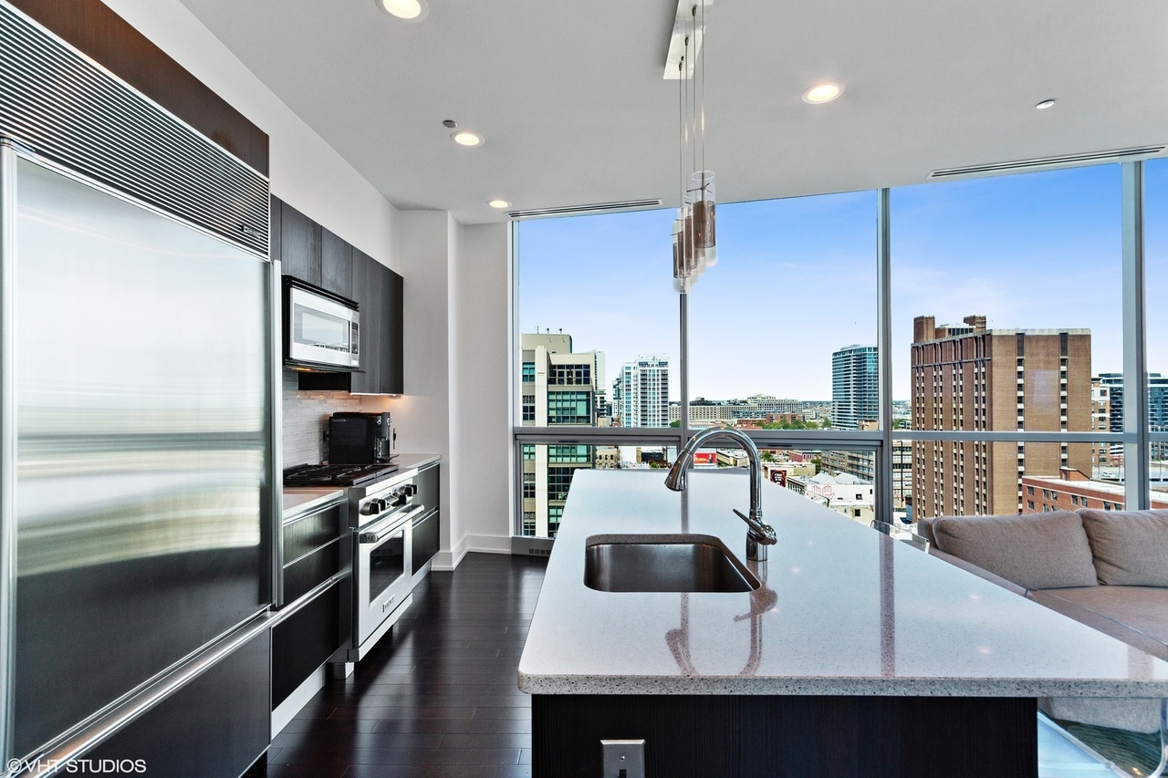 110 W SUPERIOR Street 1503