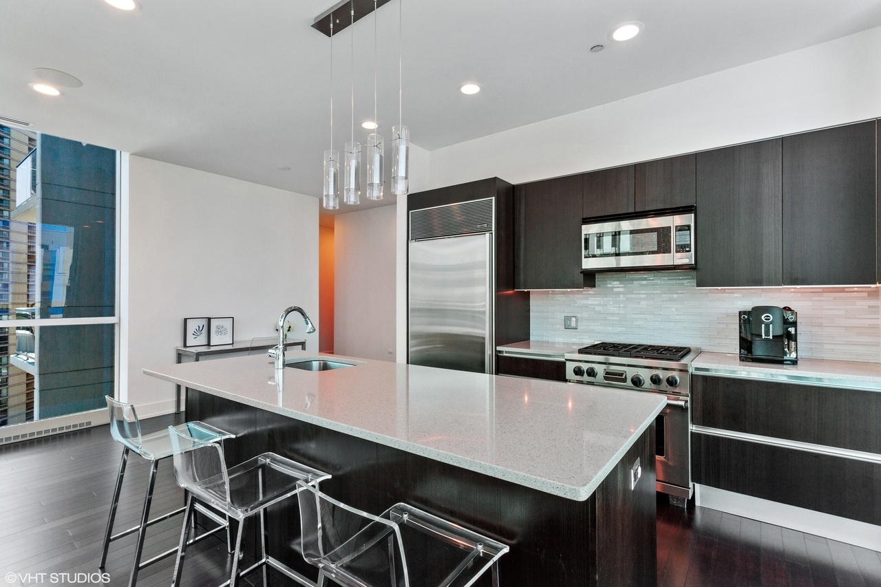 110 W SUPERIOR Street 1503