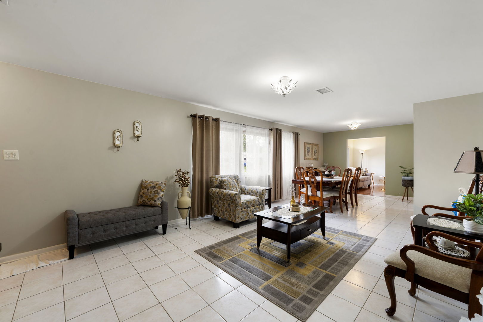 100 Des Plaines Lane