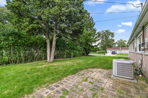Tiny photo for 220 Kingman Lane, Hoffman Estates, IL 60169 (MLS # 12744550)