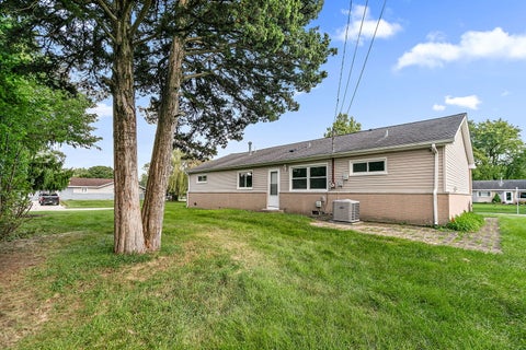 Tiny photo for 220 Kingman Lane, Hoffman Estates, IL 60169 (MLS # 12744550)