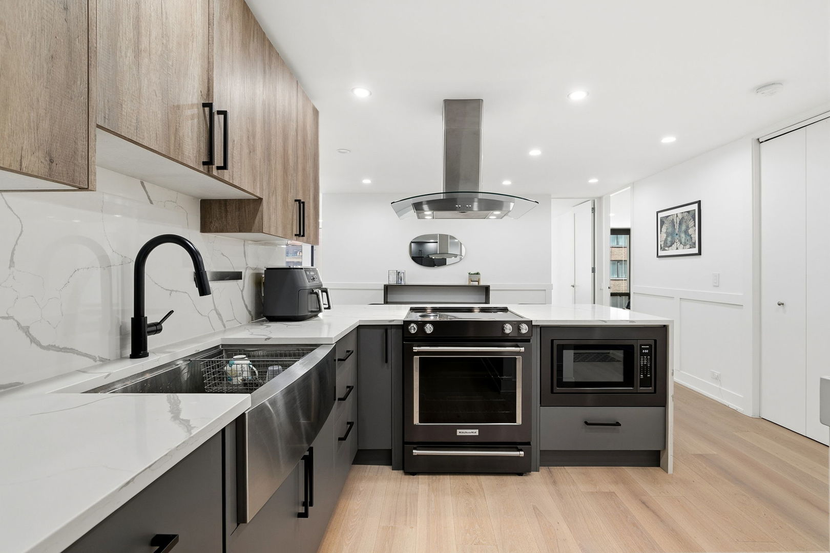 200 E Delaware Place 11A
