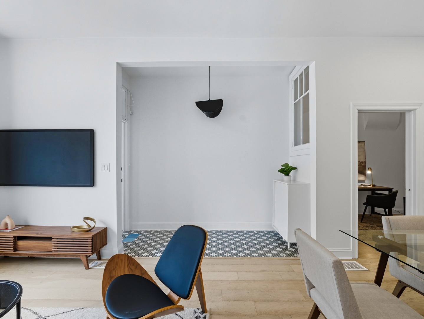 3306 W Le Moyne Street