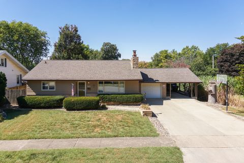 Photo of 1615 S Roosevelt Avenue, Bloomington, IL 61701 (MLS # 12474861)