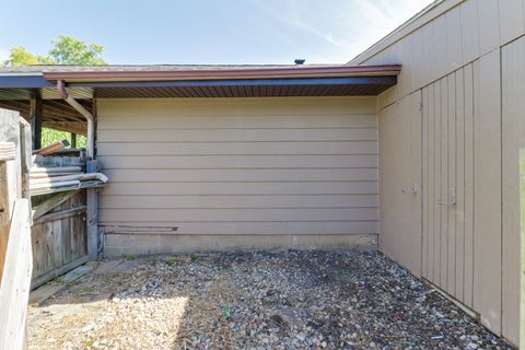 Tiny photo for 1615 S Roosevelt Avenue, Bloomington, IL 61701 (MLS # 12474861)