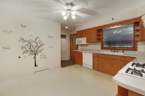 Tiny photo for 1615 S Roosevelt Avenue, Bloomington, IL 61701 (MLS # 12474861)