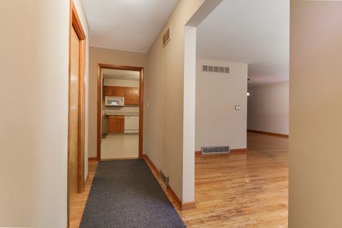 Tiny photo for 1615 S Roosevelt Avenue, Bloomington, IL 61701 (MLS # 12474861)