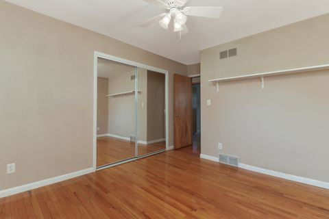 Tiny photo for 1615 S Roosevelt Avenue, Bloomington, IL 61701 (MLS # 12474861)