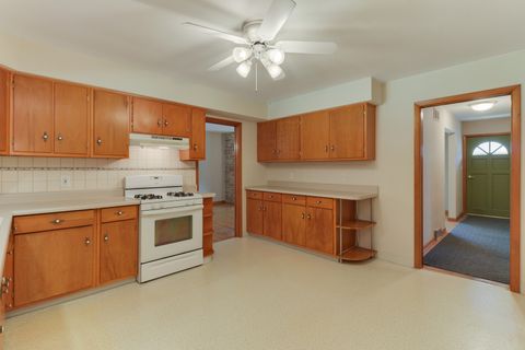 Tiny photo for 1615 S Roosevelt Avenue, Bloomington, IL 61701 (MLS # 12474861)