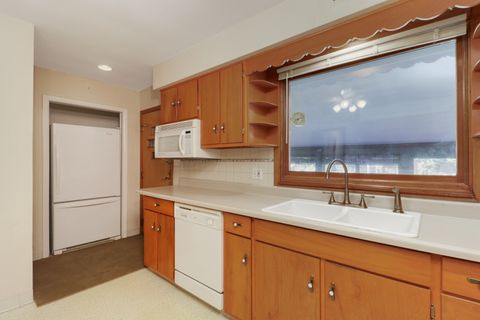 Tiny photo for 1615 S Roosevelt Avenue, Bloomington, IL 61701 (MLS # 12474861)