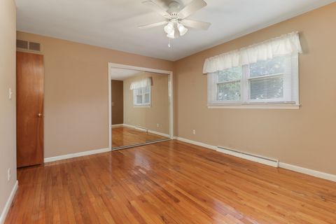 Tiny photo for 1615 S Roosevelt Avenue, Bloomington, IL 61701 (MLS # 12474861)