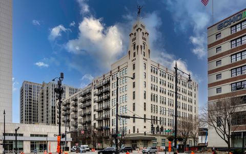 758 N Larrabee Street 709 Chicago IL 60654