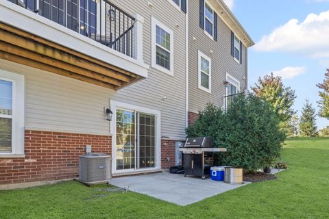 Tiny photo for 2548 Huntleigh Lane, Woodridge, IL 60517 (MLS # 12488720)