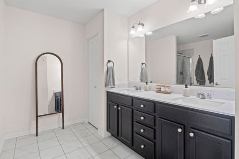 Tiny photo for 2548 Huntleigh Lane, Woodridge, IL 60517 (MLS # 12488720)