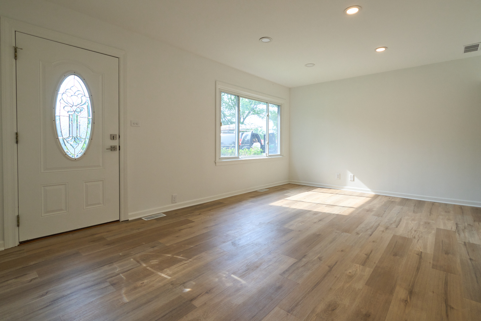 245 MAPLEWOOD Drive