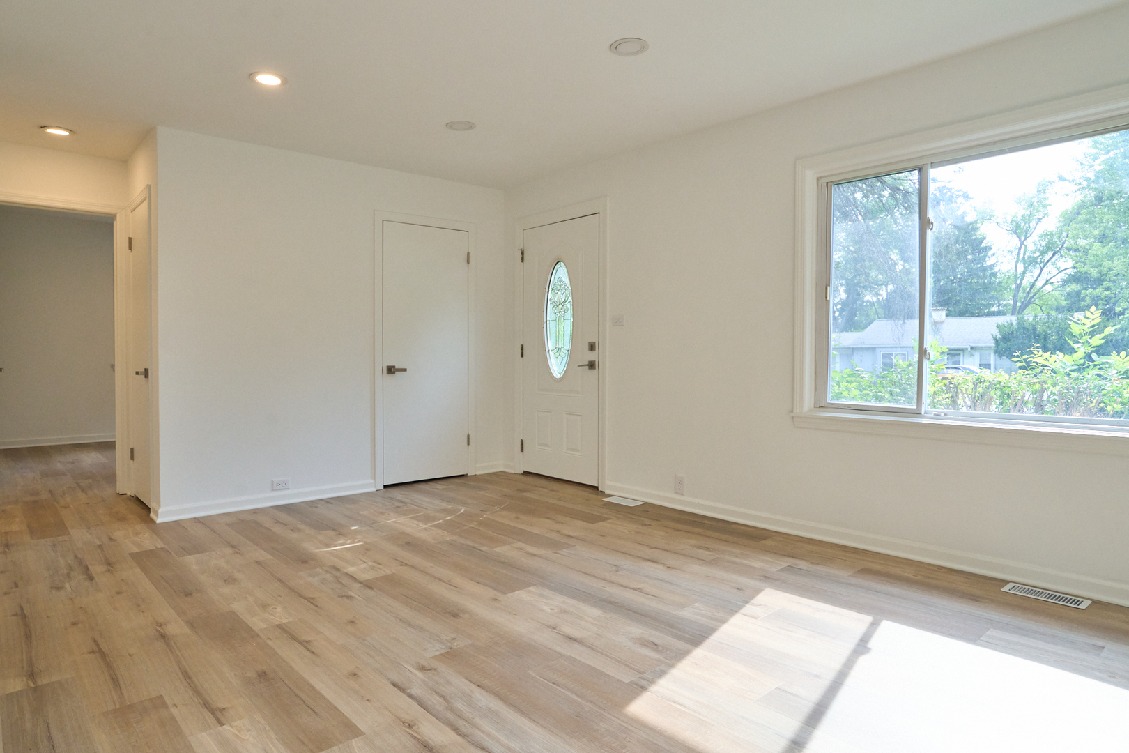 245 MAPLEWOOD Drive