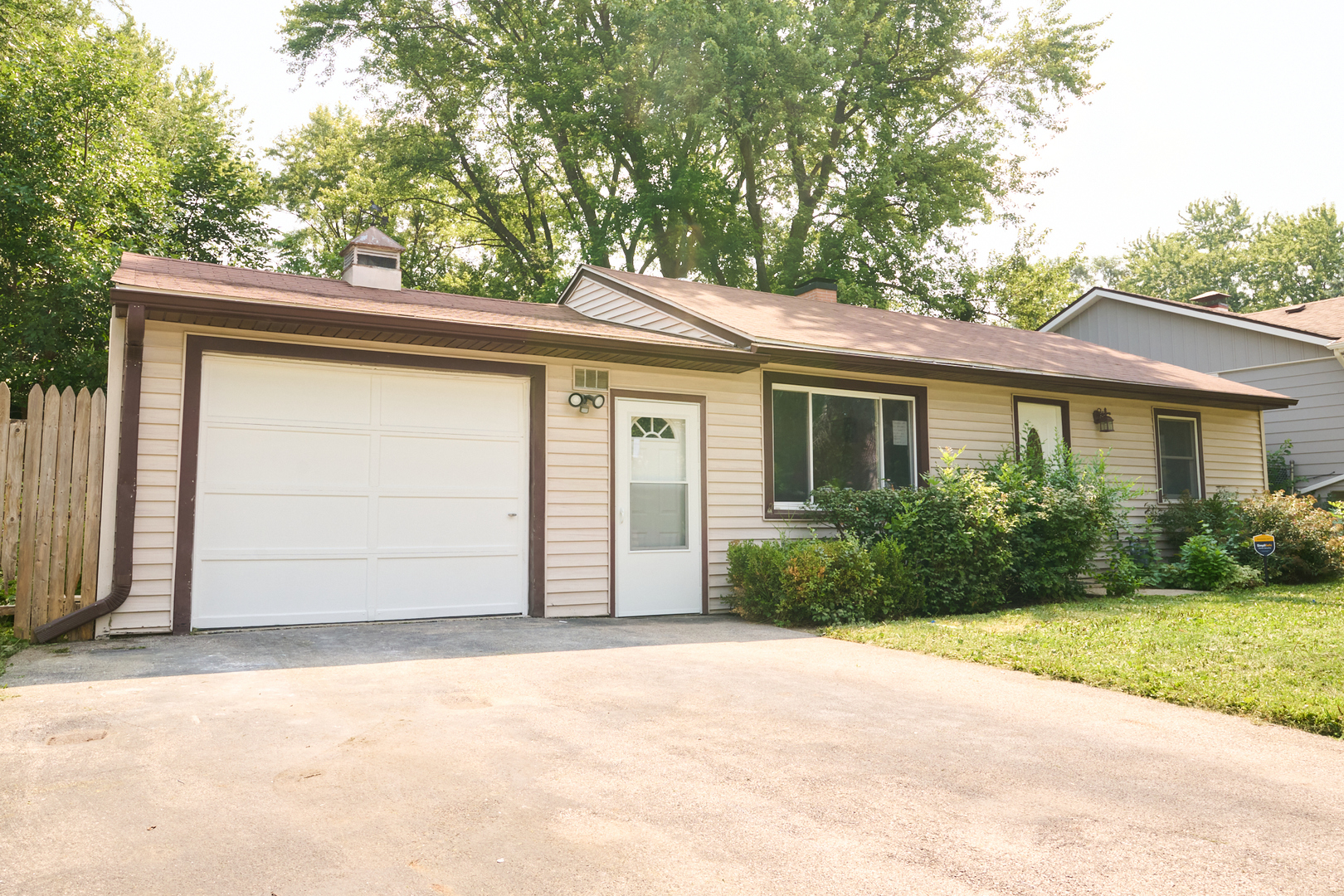 245 MAPLEWOOD Drive