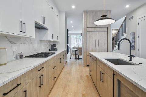 Tiny photo for 1719 W Foster Avenue, Chicago, IL 60640 (MLS # 12527636)