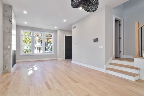 Tiny photo for 1719 W Foster Avenue, Chicago, IL 60640 (MLS # 12527636)