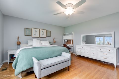 Tiny photo for 1003 W Hintz Road, Arlington Heights, IL 60004 (MLS # 12594776)