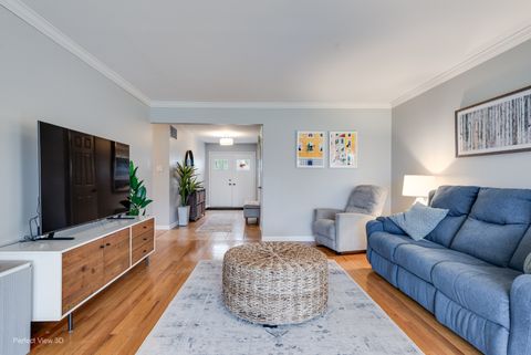 Tiny photo for 1003 W Hintz Road, Arlington Heights, IL 60004 (MLS # 12594776)