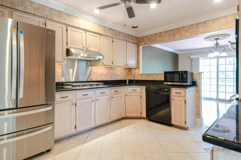 Tiny photo for 2207 Seaver Lane, Hoffman Estates, IL 60169 (MLS # 12696023)