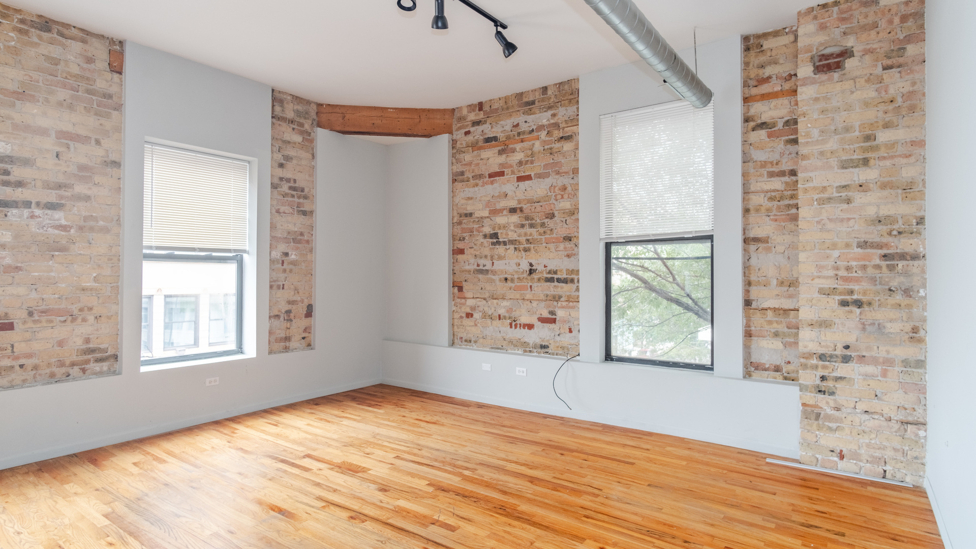 1300 N MILWAUKEE Avenue 3F