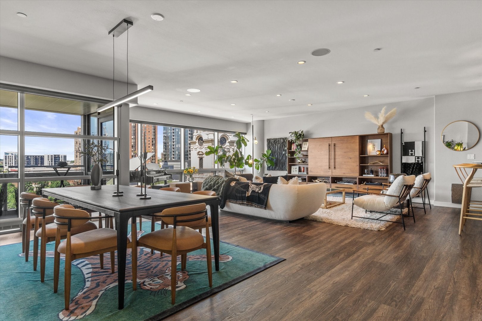 545 E Wells Street 802