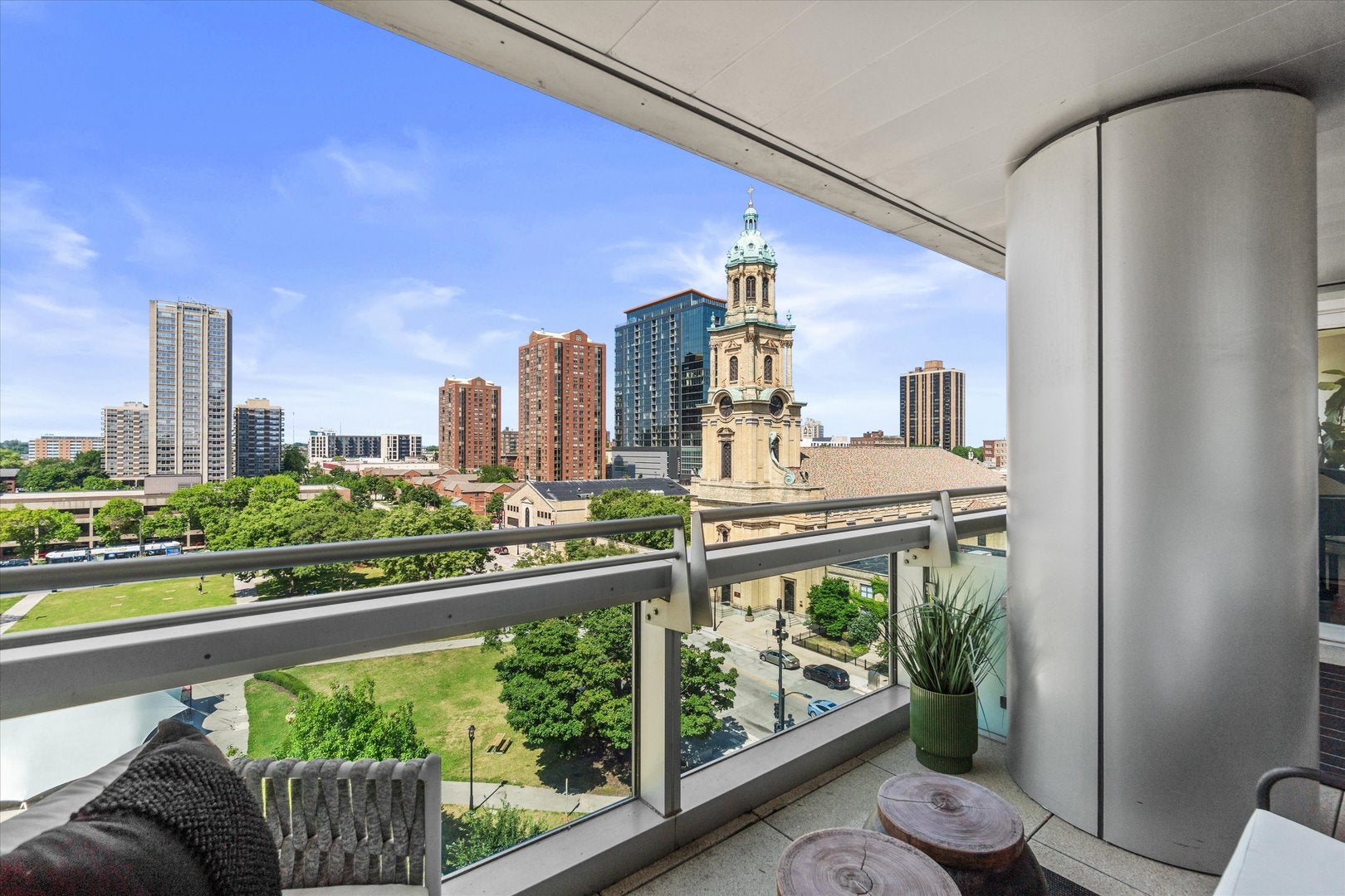 545 E Wells Street 802