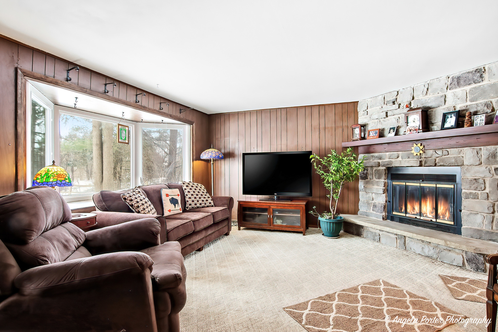 8 E Rollins Road
