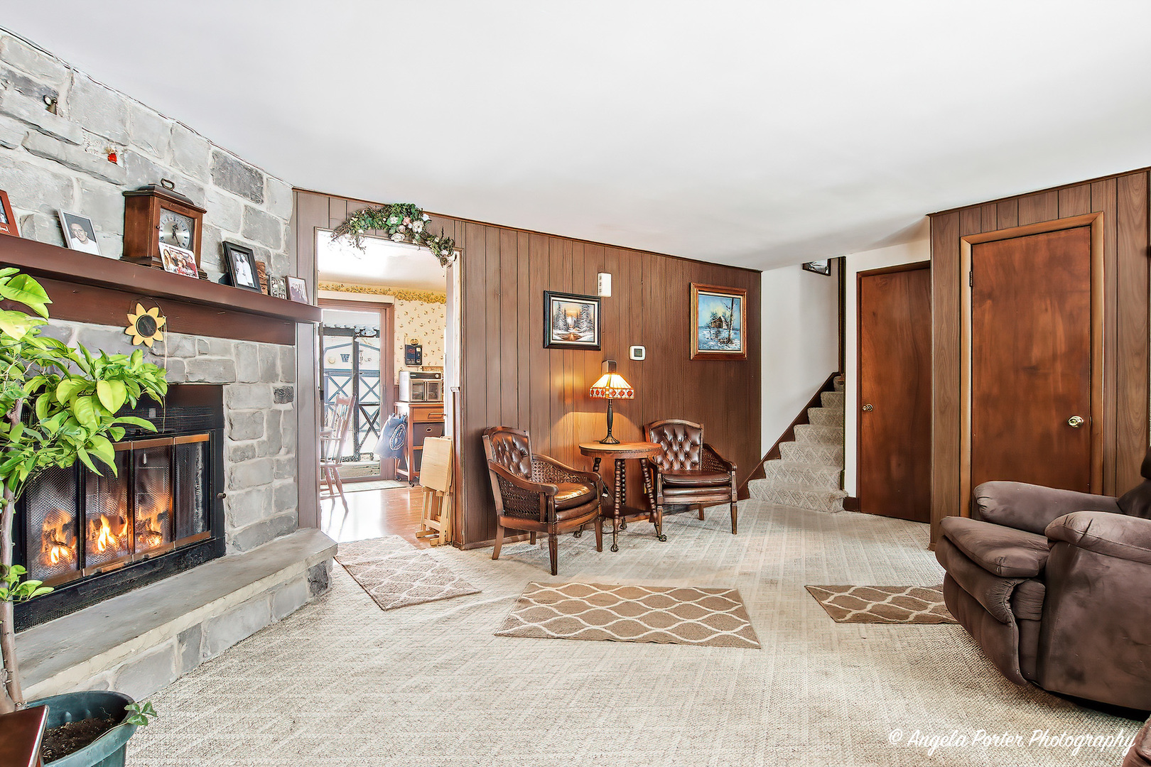8 E Rollins Road