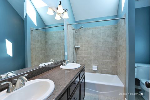 Tiny photo for 2935 Oxford Court, Aurora, IL 60502 (MLS # 12685392)