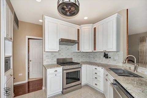 Tiny photo for 21418 Timber Lake Court #21418, Crest Hill, IL 60403 (MLS # 12613069)