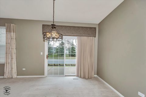 Tiny photo for 21418 Timber Lake Court #21418, Crest Hill, IL 60403 (MLS # 12613069)