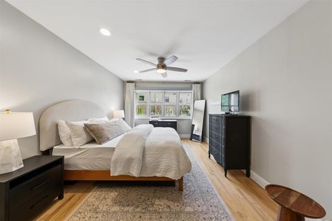 Tiny photo for 2555 N Southport Avenue #3, Chicago, IL 60614 (MLS # 12661338)