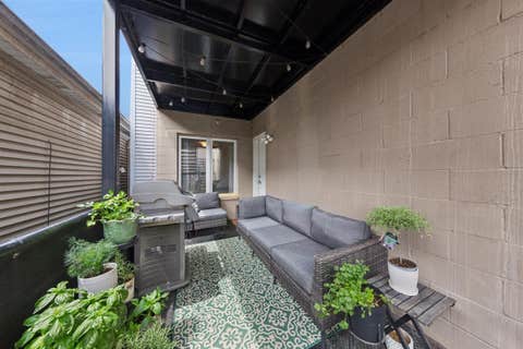 Tiny photo for 2555 N Southport Avenue #3, Chicago, IL 60614 (MLS # 12661338)