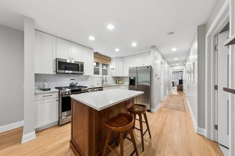 Tiny photo for 2555 N Southport Avenue #3, Chicago, IL 60614 (MLS # 12661338)