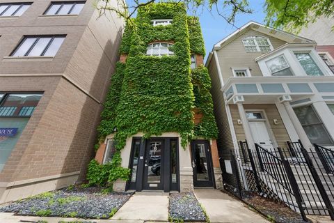 Photo of 2555 N Southport Avenue #3, Chicago, IL 60614 (MLS # 12661338)