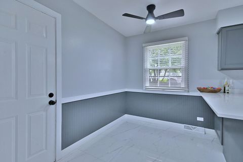 Tiny photo for 418 Surrey Lane, Lindenhurst, IL 60046 (MLS # 12521013)