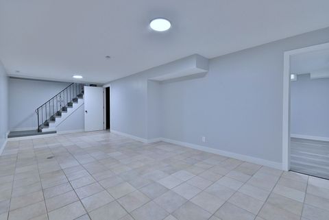 Tiny photo for 418 Surrey Lane, Lindenhurst, IL 60046 (MLS # 12521013)