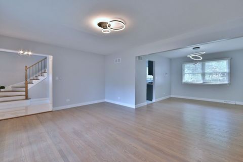 Tiny photo for 418 Surrey Lane, Lindenhurst, IL 60046 (MLS # 12521013)