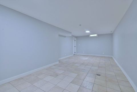 Tiny photo for 418 Surrey Lane, Lindenhurst, IL 60046 (MLS # 12521013)