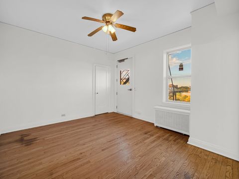 Tiny photo for 5000 S Cornell Avenue #6C, Chicago, IL 60615 (MLS # 12495435)